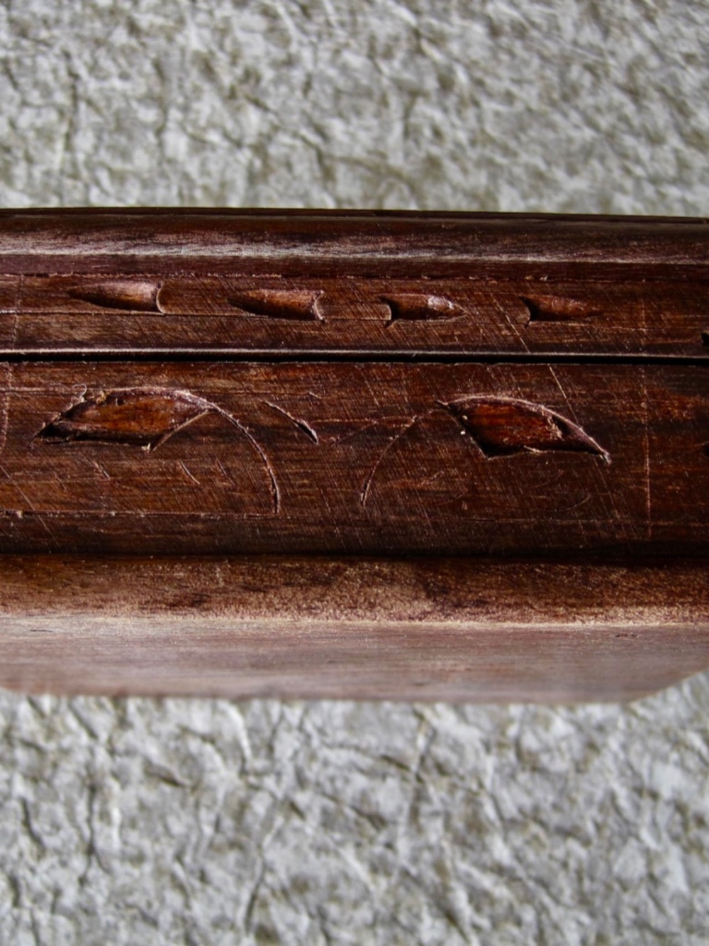 Vintage Hand Carved Wood 4" x 3 1/4" Trinket Box with Hinge Lid - Picture 4 of 5